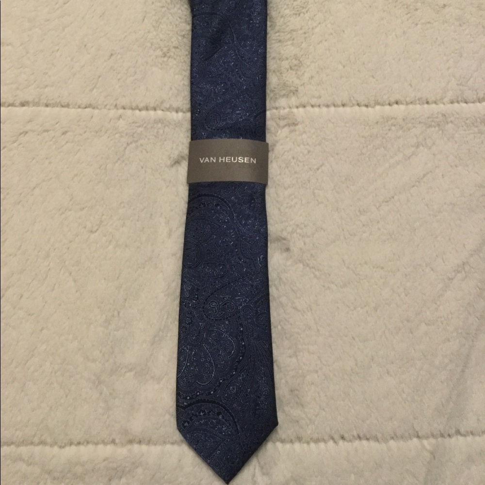 Blue Two tone paisley solid tie - Picture 4 of 5